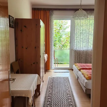 Guest house Haus Carinthia Woerthersee Kaernten Krumpendorf