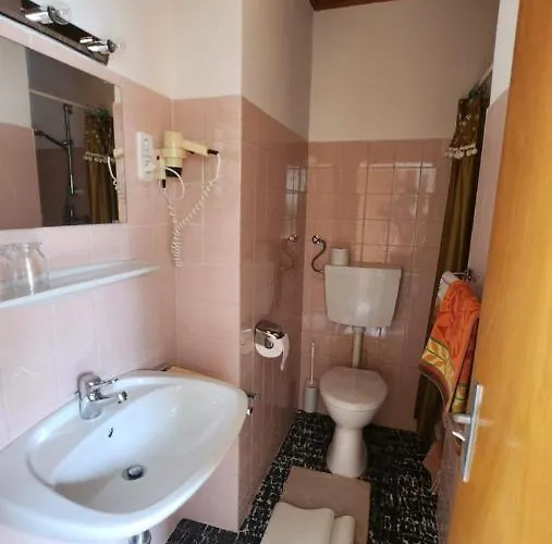 Haus Carinthia Woerthersee Kaernten בית הארחה 3*